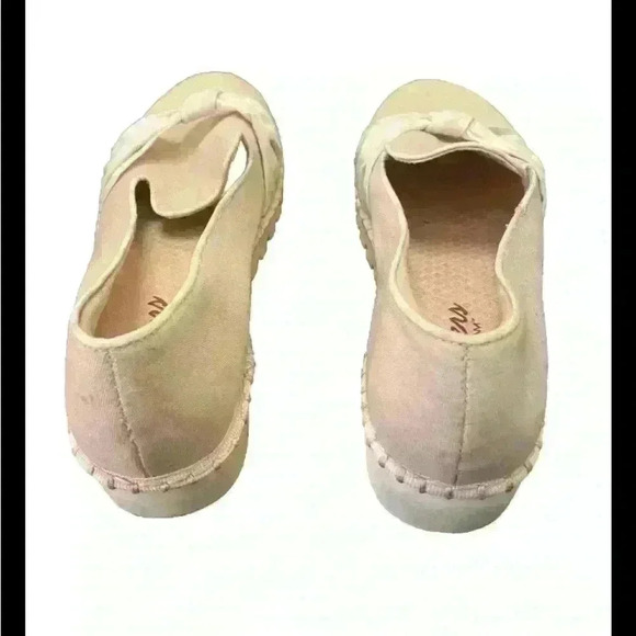 Skechers Shoes Women's 8.5 Rose Pink Rhinestone Slip On Walking Comfort Wedge - Picture 3 of 6